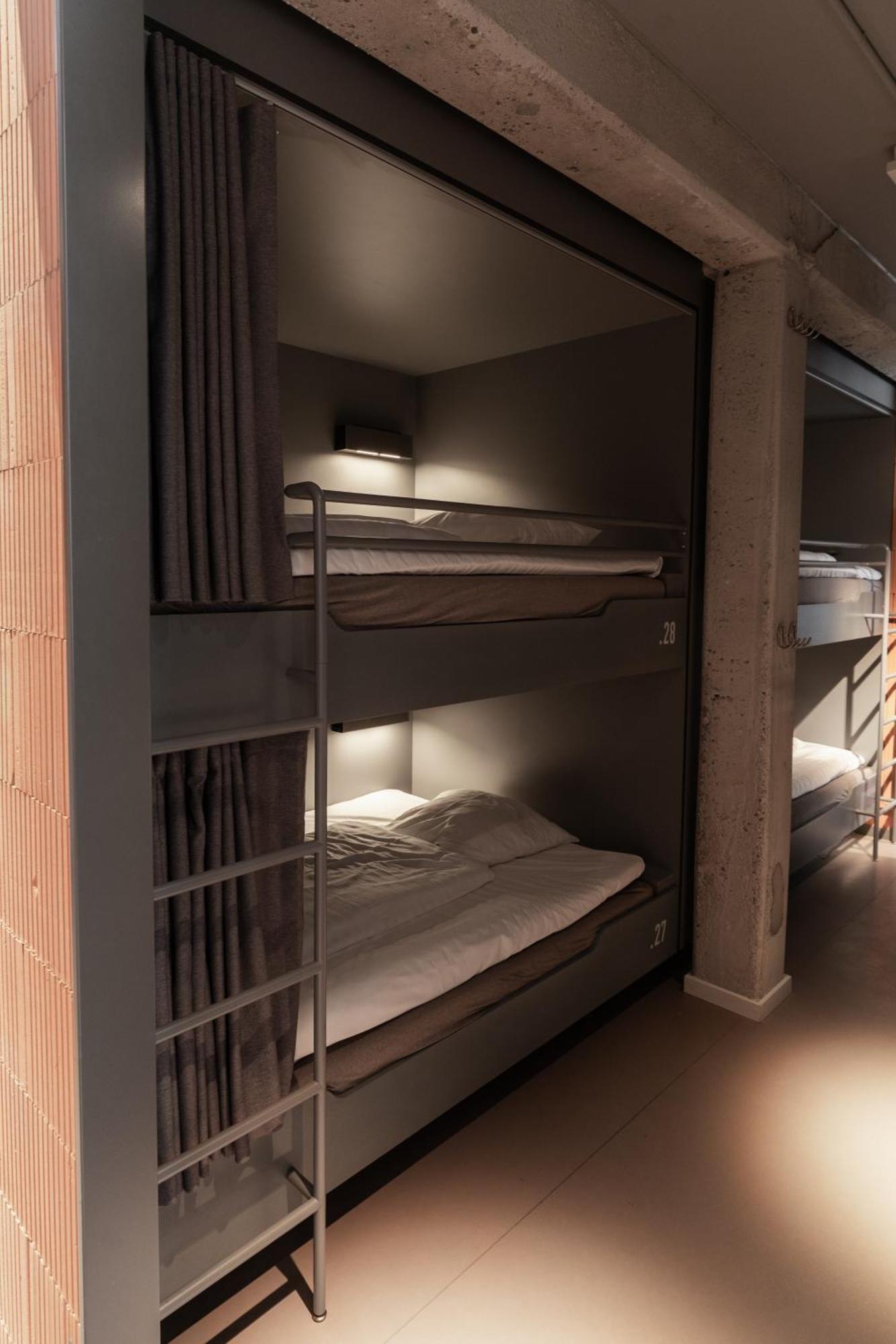 Roberta'S Society Aarhus Hostel Екстериор снимка